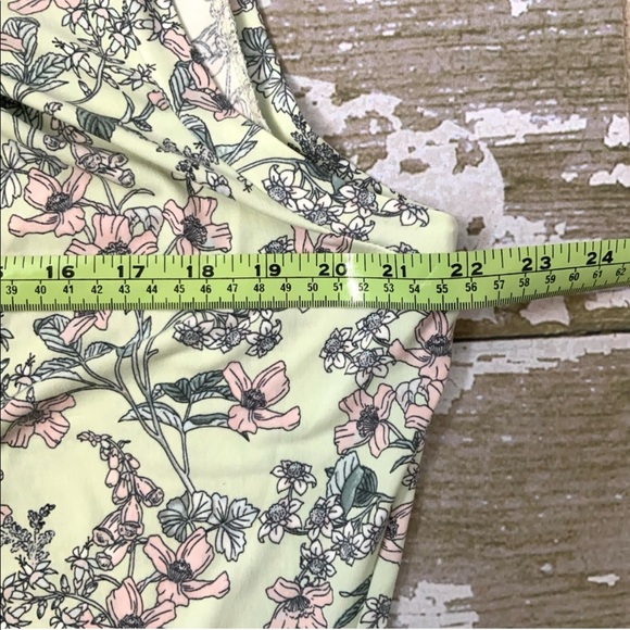 Karl Lagerfeld Sleeveless Blouse in Pale Green Size L - Picture 4 of 6